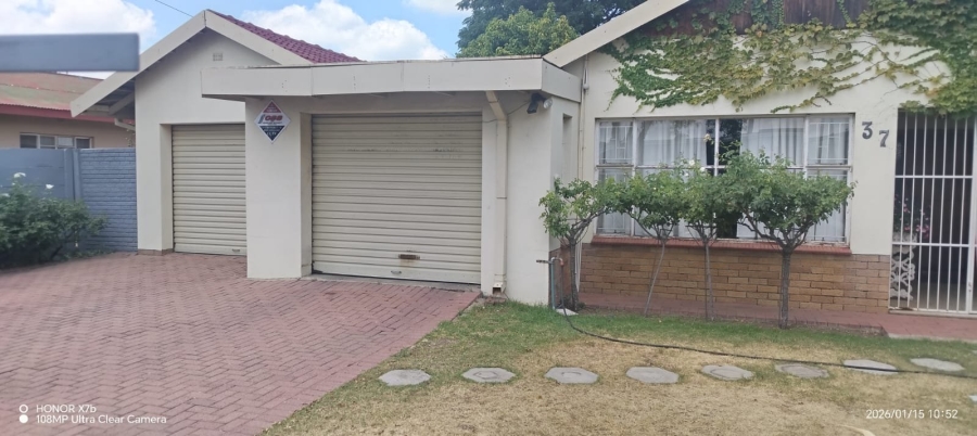 3 Bedroom Property for Sale in Kroonheuwel Free State